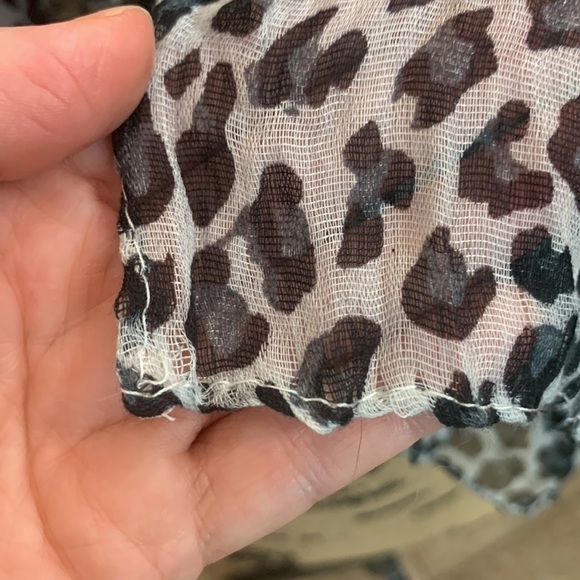 Animal Print‎ Gray and Black Scarf Wrap - Picture 5 of 5